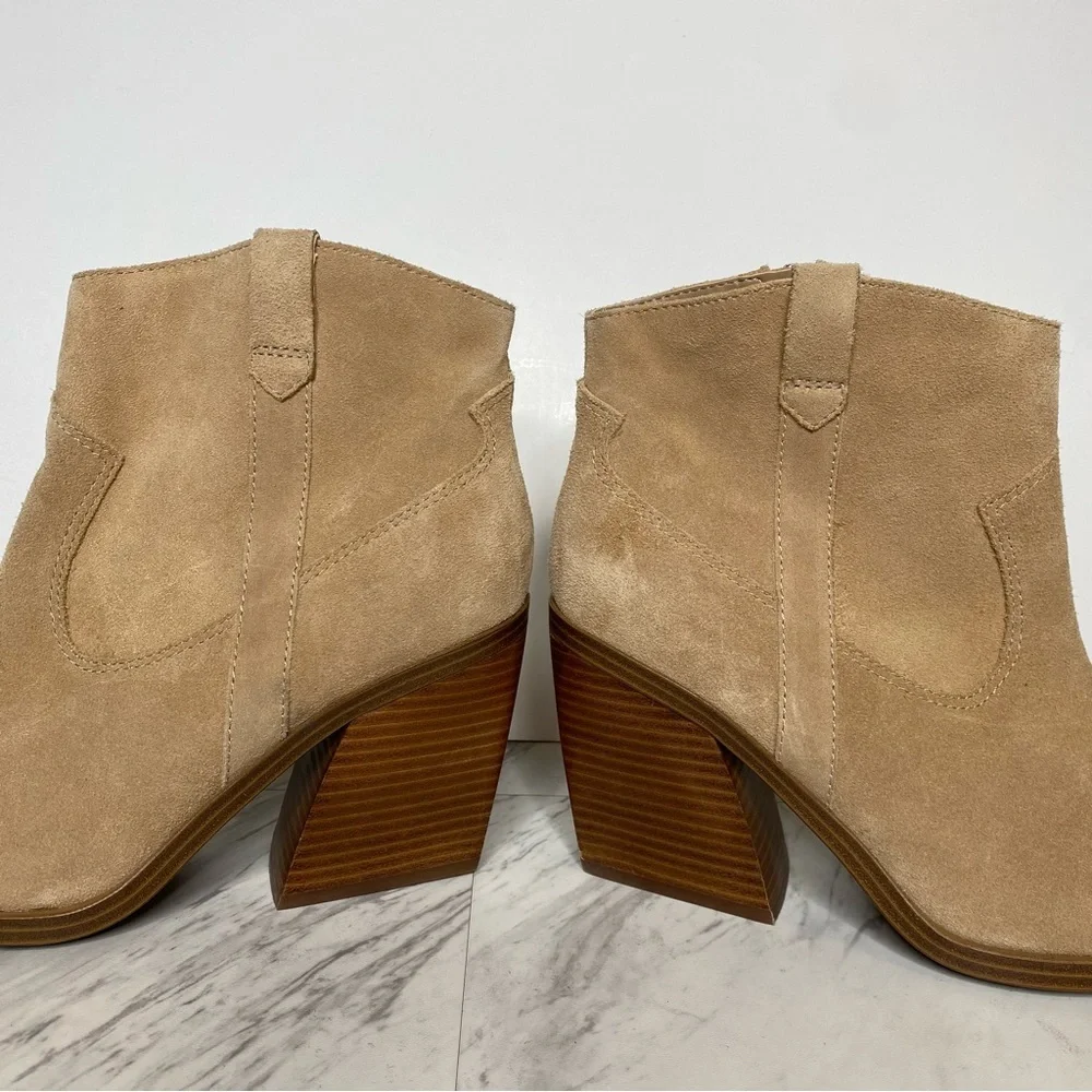 New! Vince Camuto Gredile Tan Suede Pointy Toe Bootie 12M